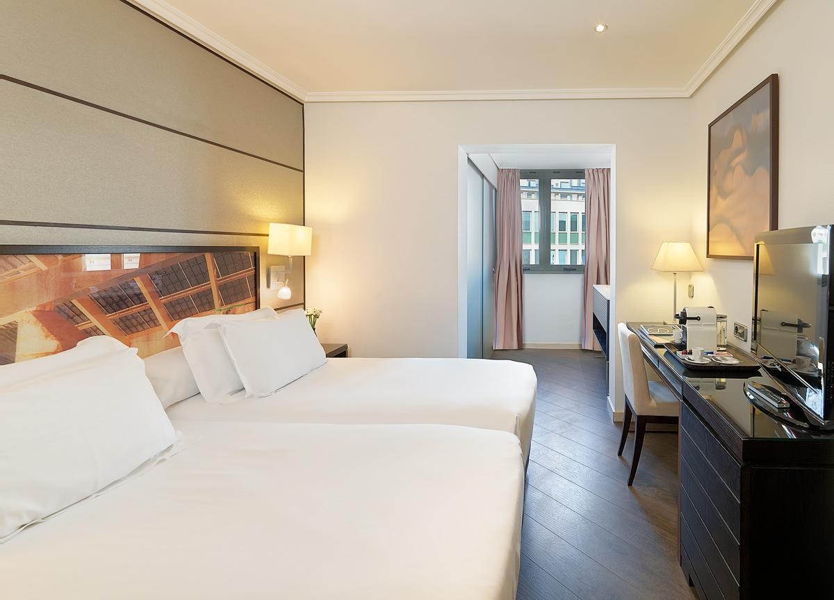 Hotel H10 Universitat Barcelona Zewnętrze zdjęcie