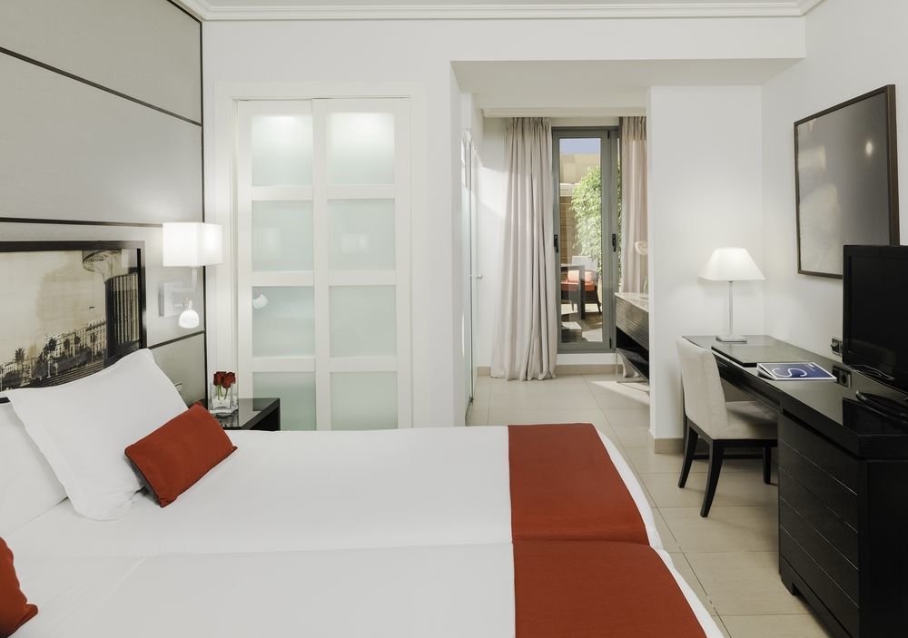 Hotel H10 Universitat Barcelona Zewnętrze zdjęcie